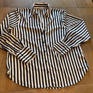 H&M Black and White Striped Button-Down Shirt 🚨